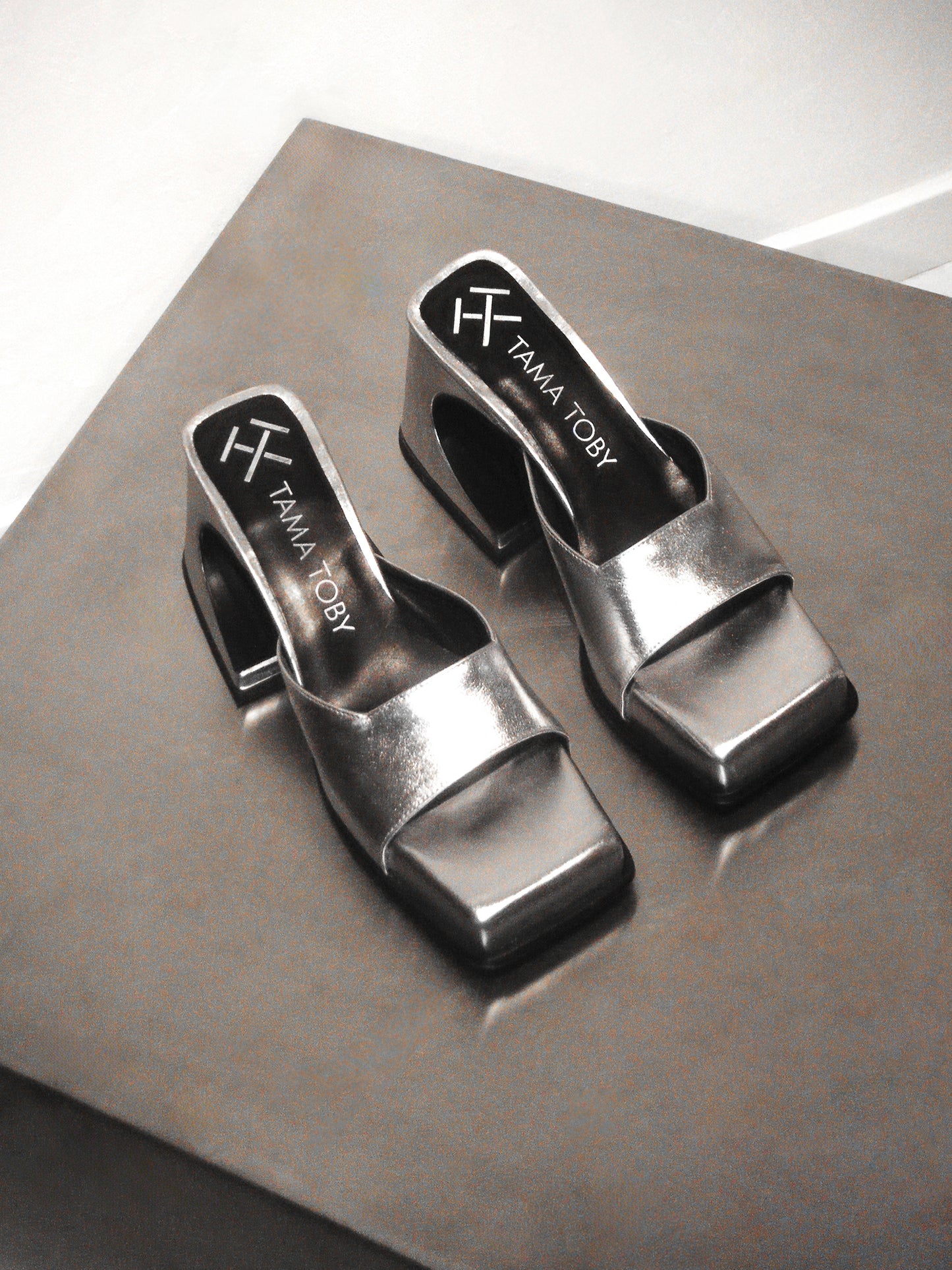 SILVER GIGI SLIDE