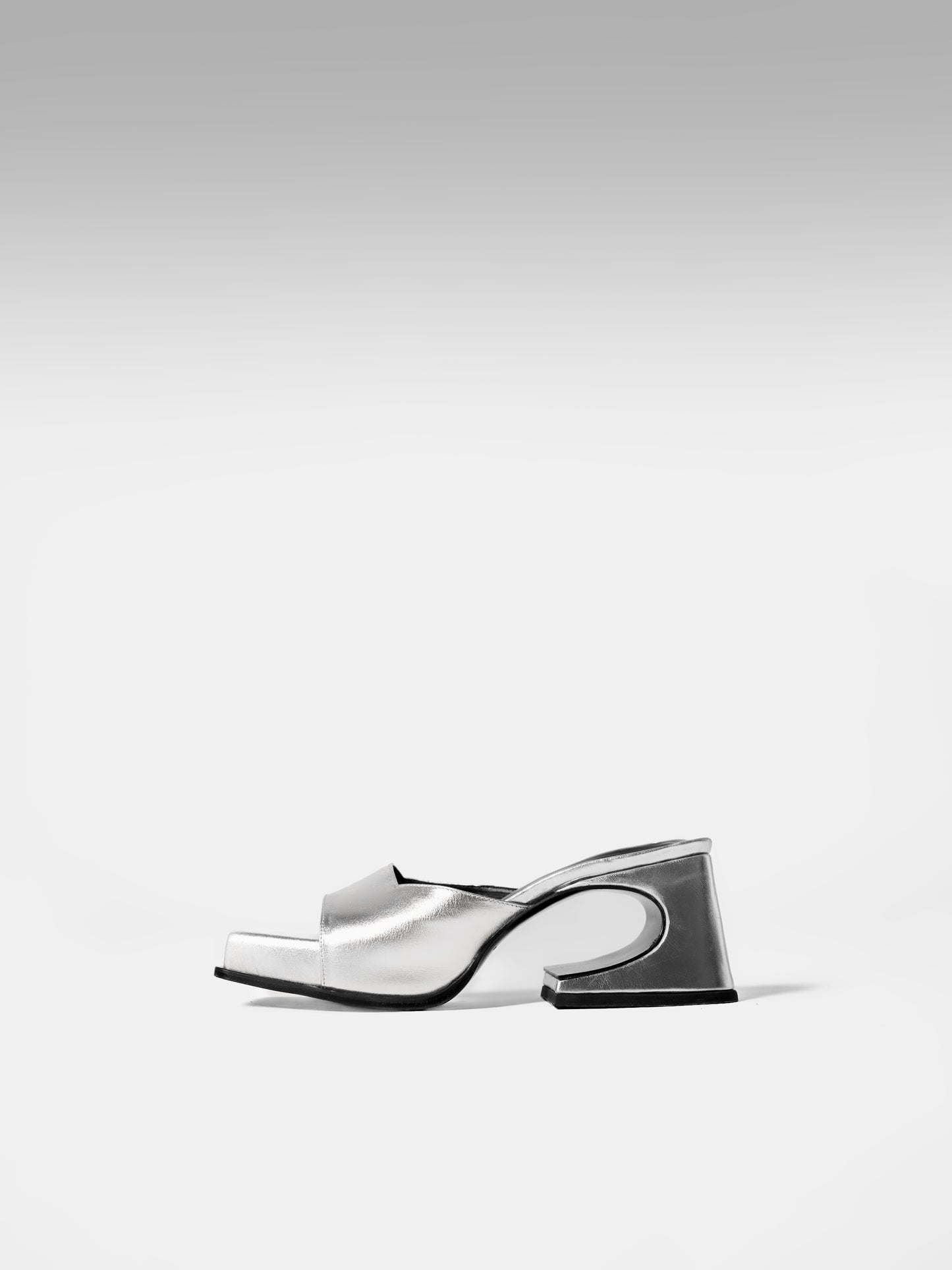 SILVER GIGI SLIDE.
