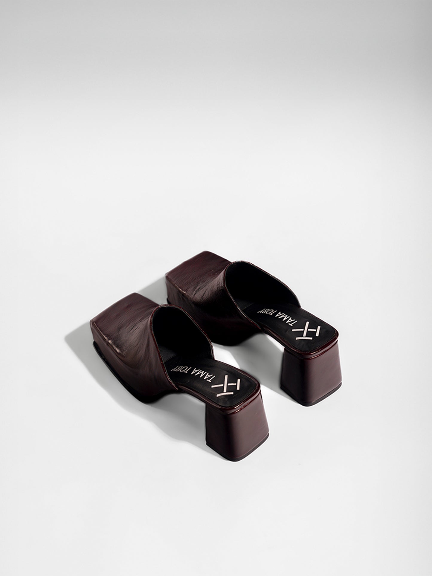 PATENT BURGUNDY WINE LARA MULE