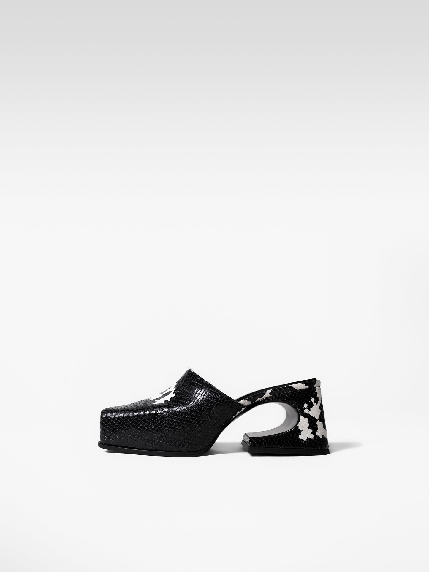 Black Snow sassy Mule