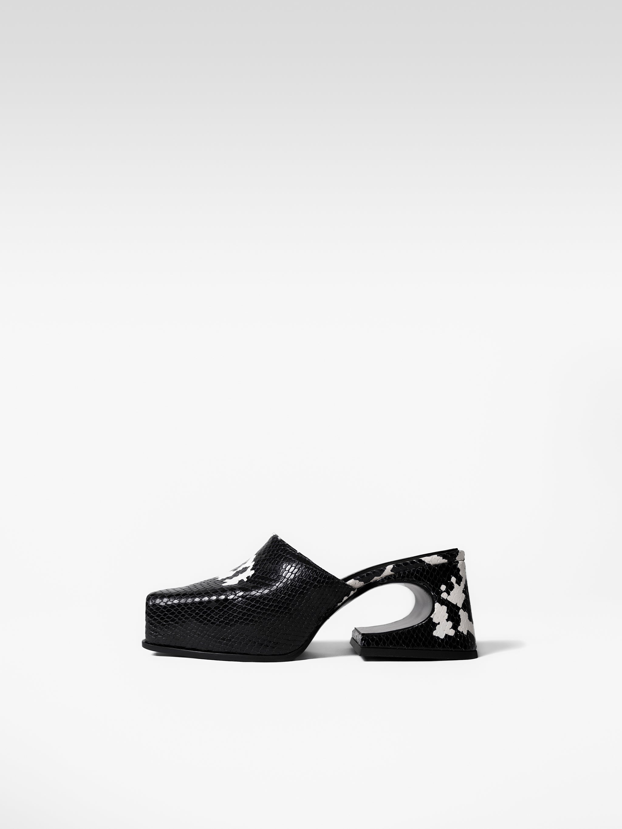 Black Snow sassy Mule