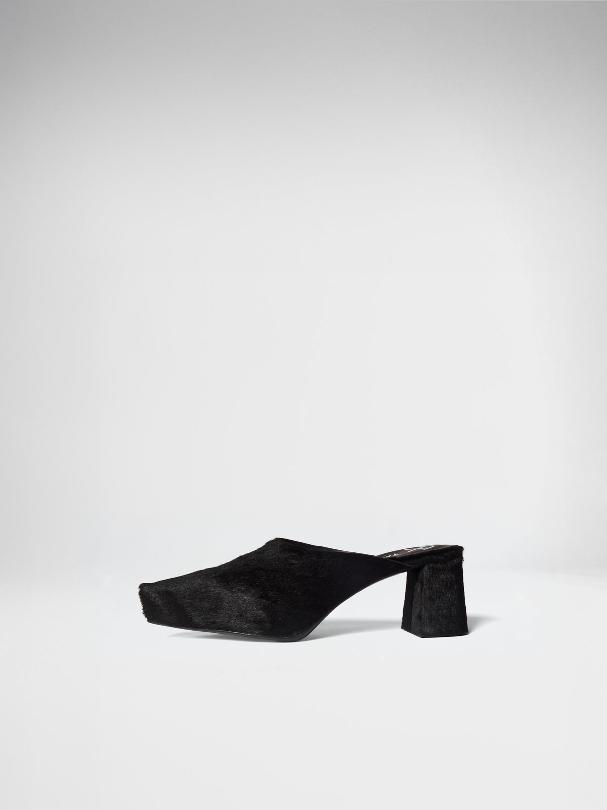 Pony Black RIRI Mule