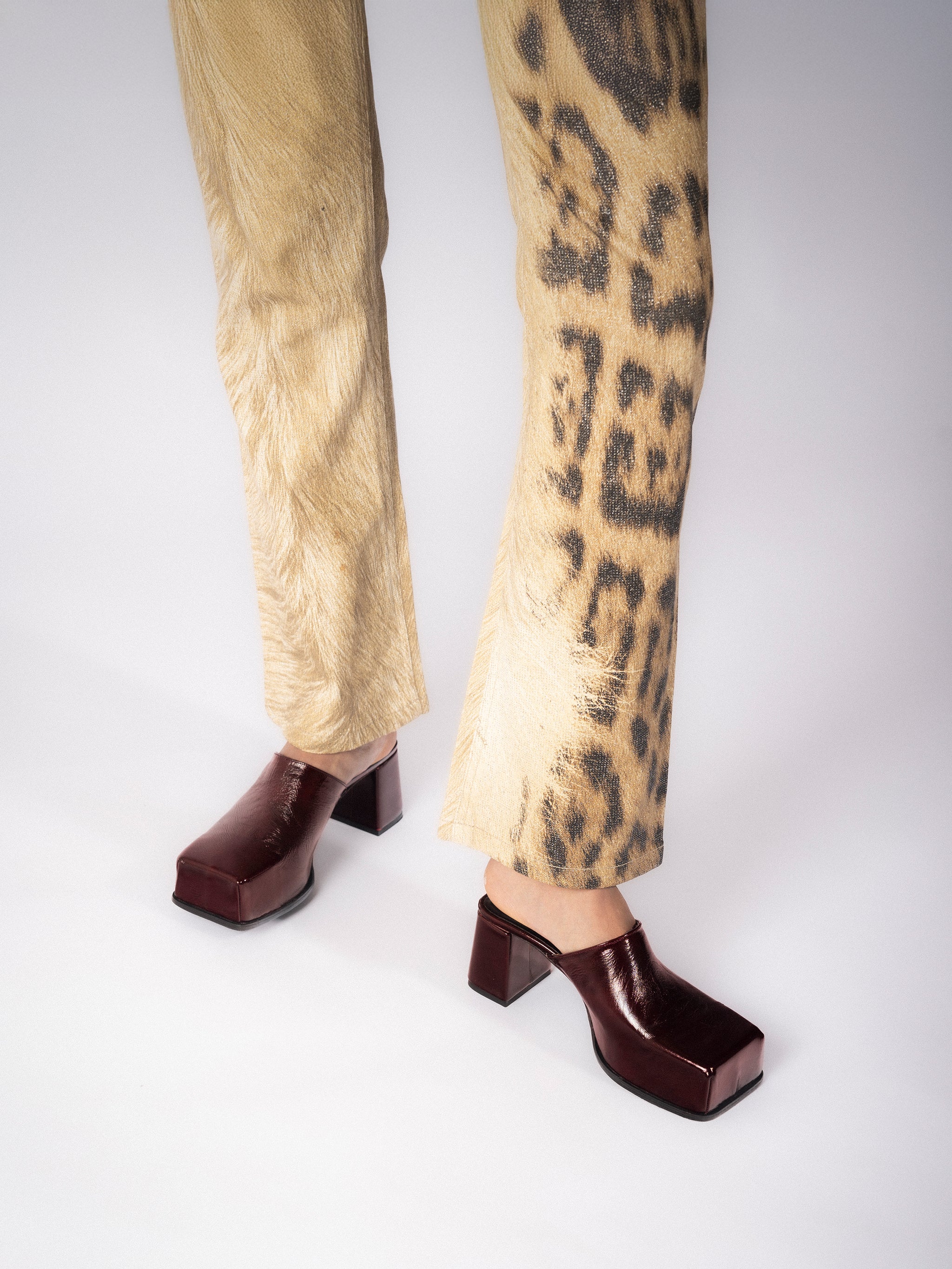 PATENT BURGUNDY WINE LARA MULE.