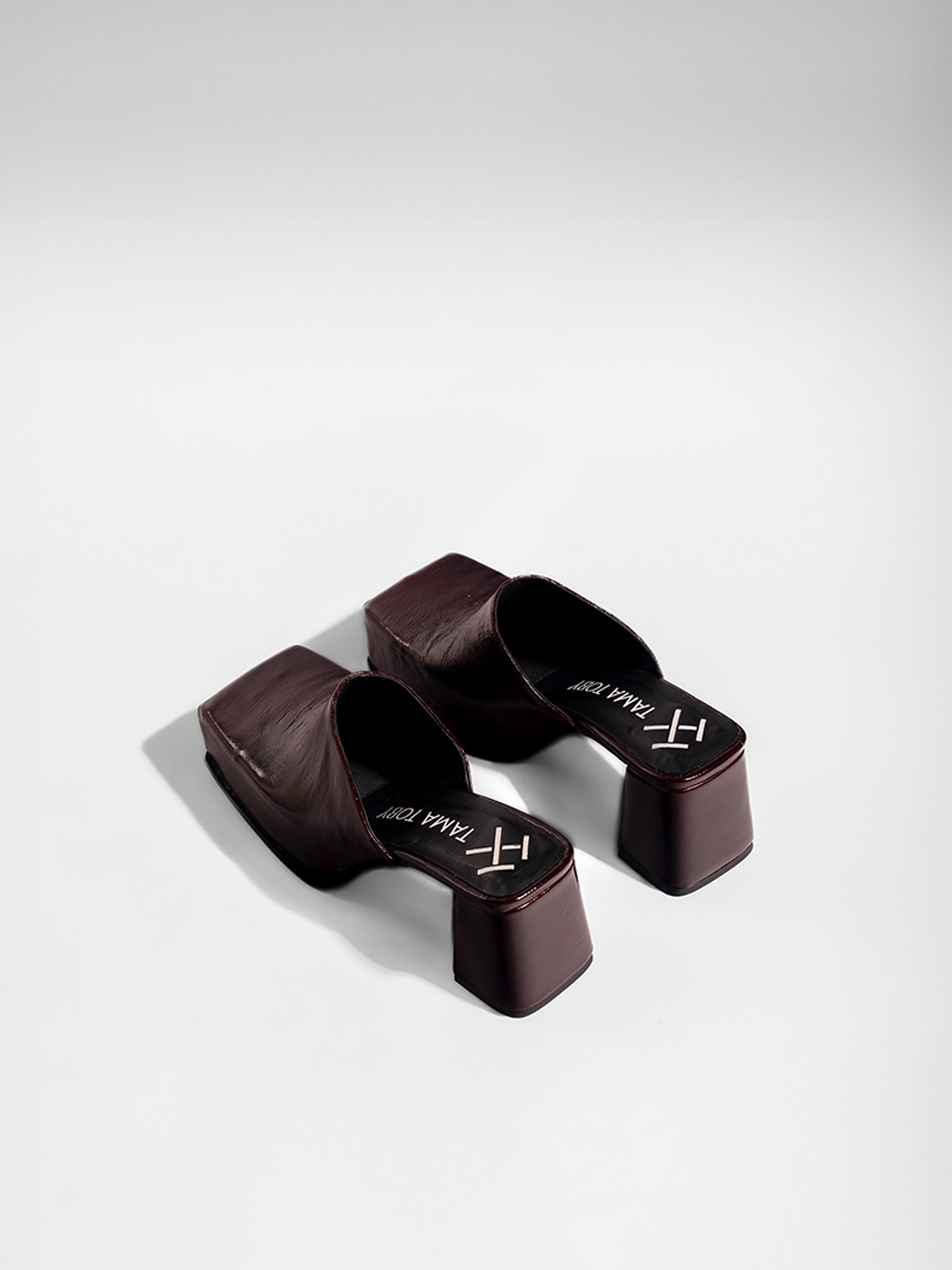 PATENT BURGUNDY WINE LARA MULE