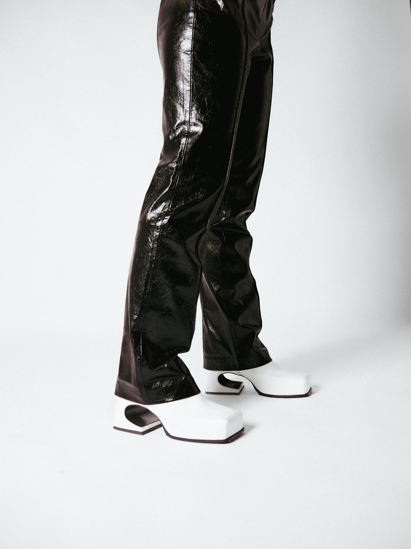 Coca White Roxy Boy Boots