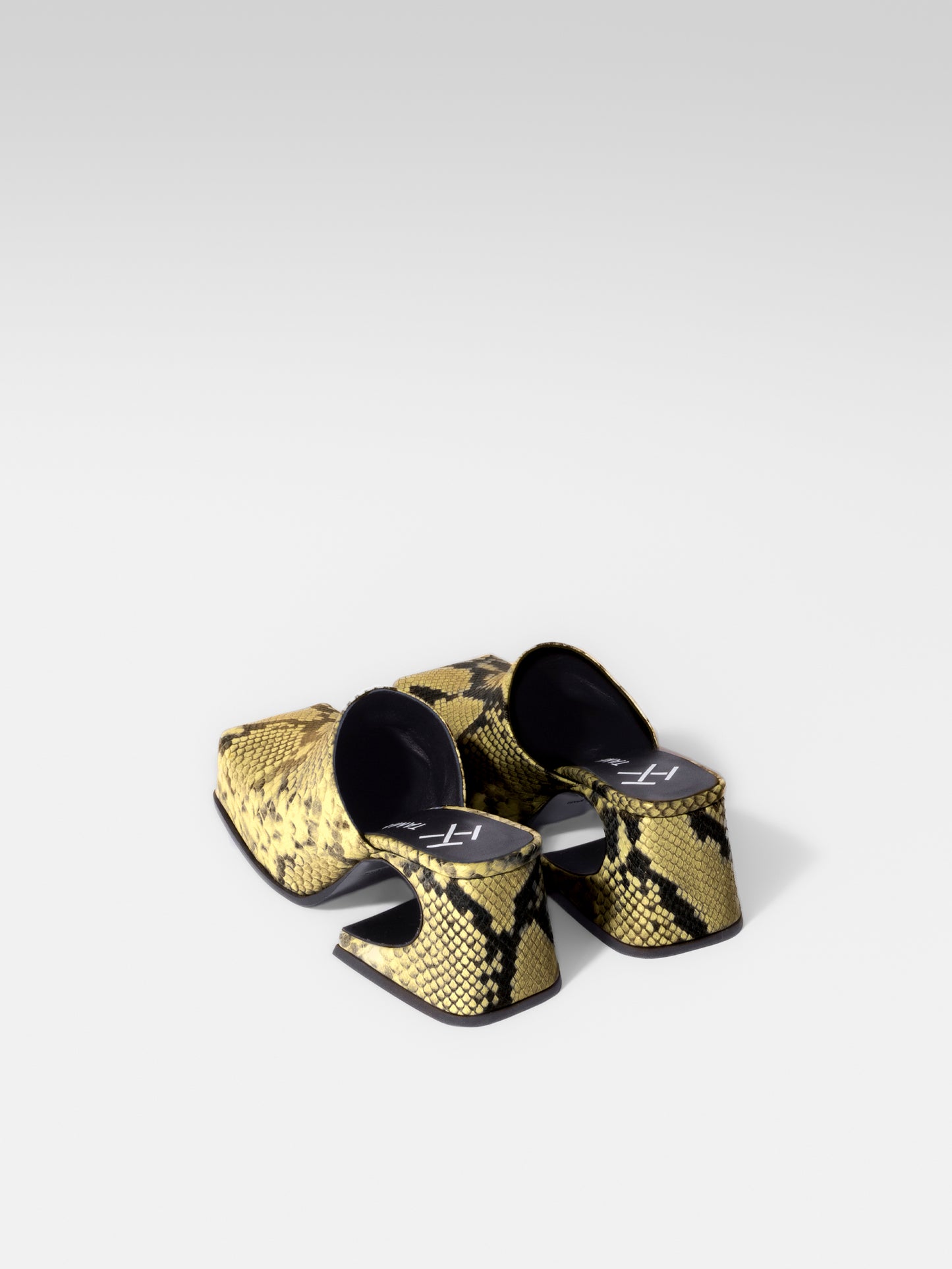 La Vanilla Snake Sassy Mule