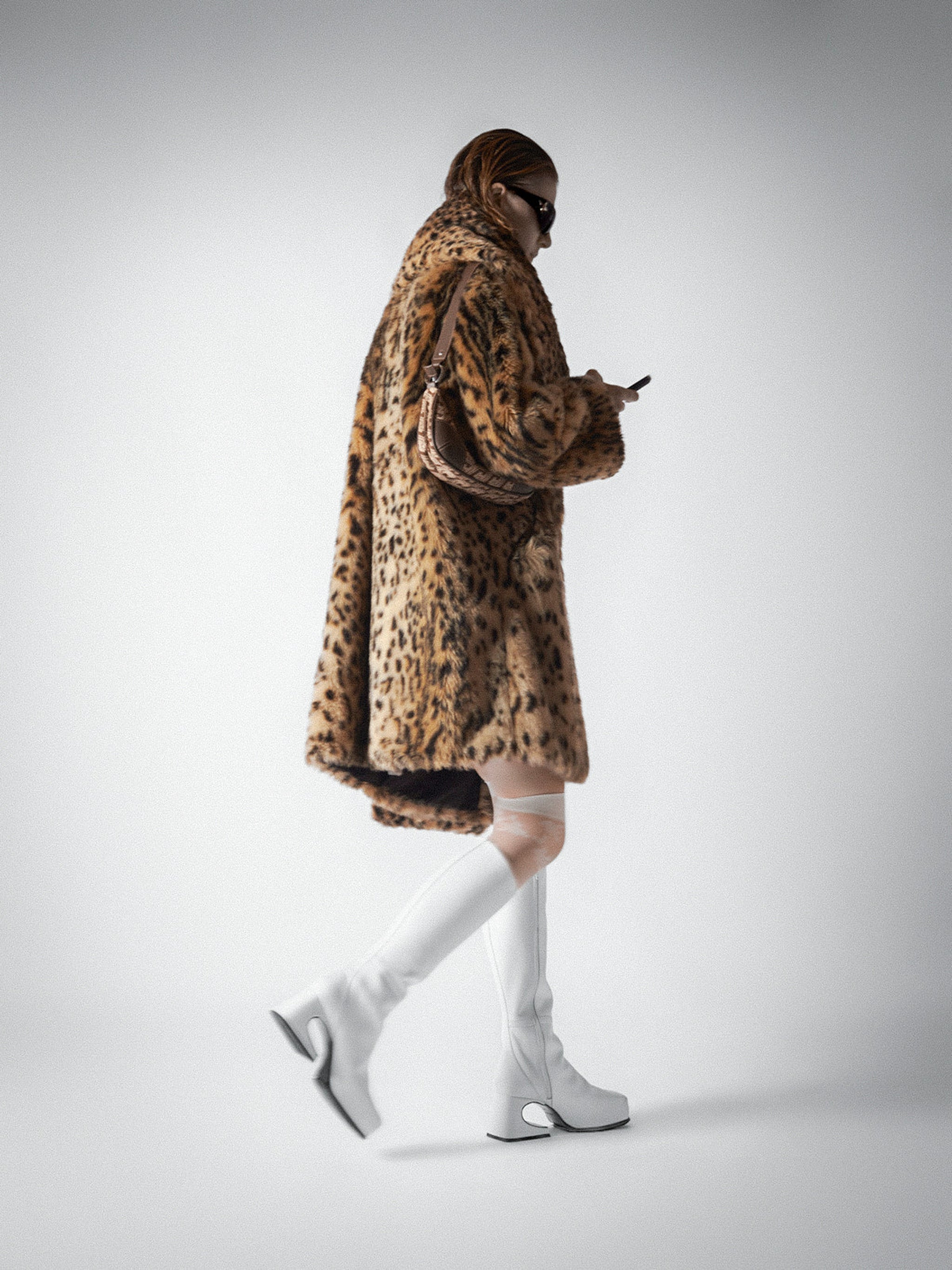 Coca White Roxy Boy Boots