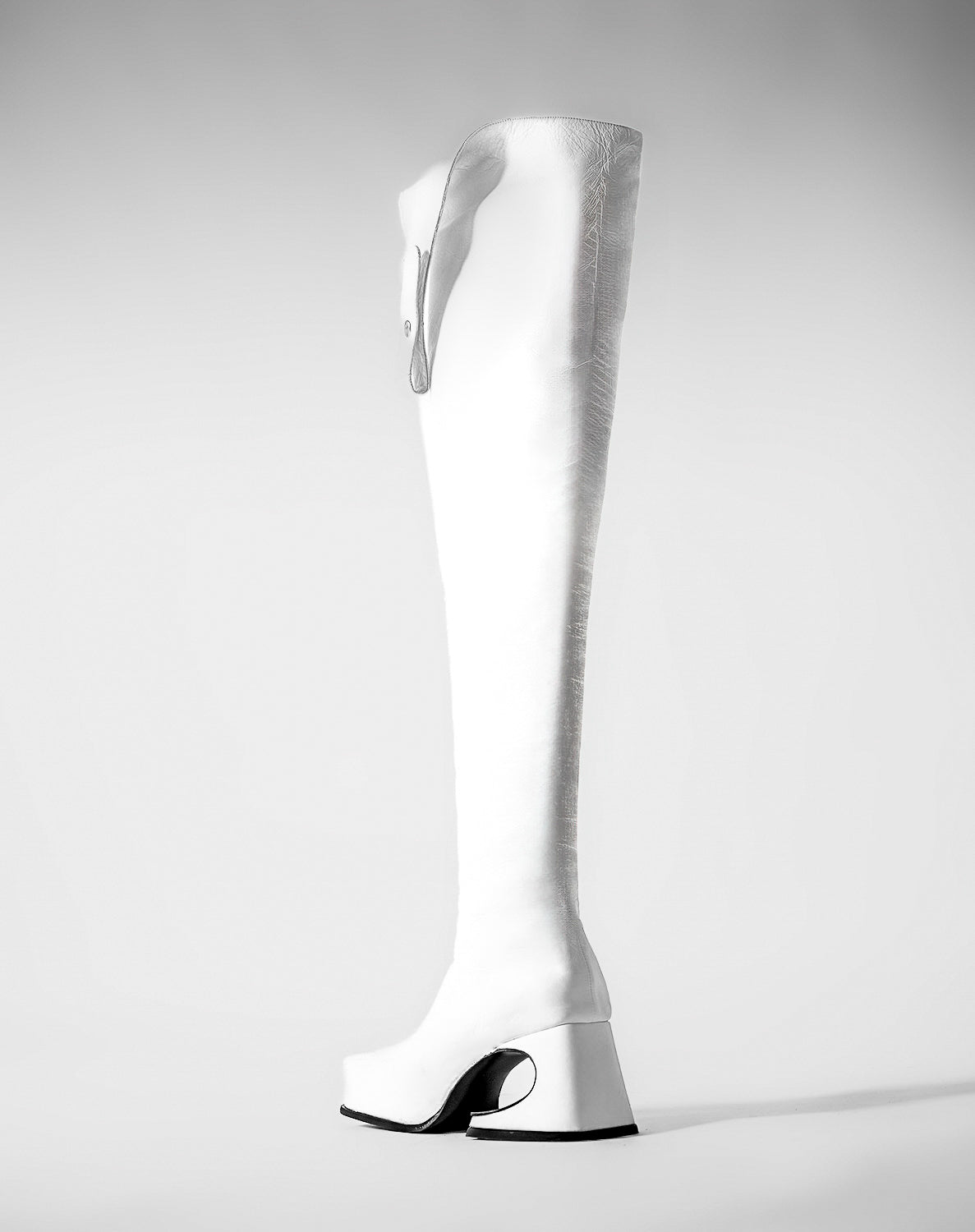 Coca White Zowi Boots